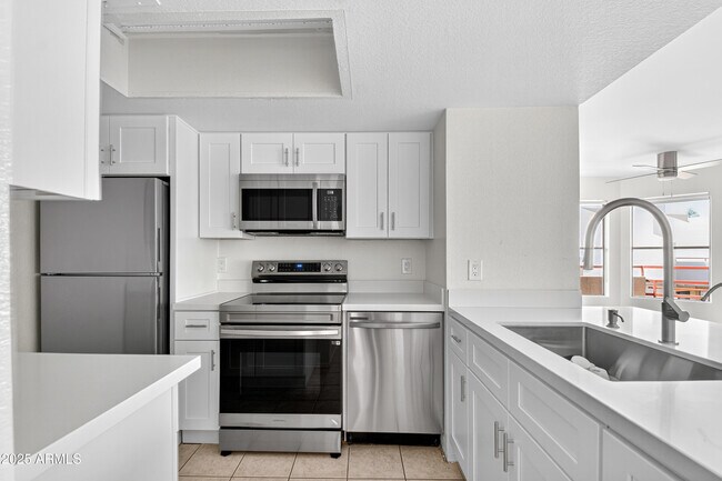 Photo - 4850 E Desert Cove Ave Unidad 330