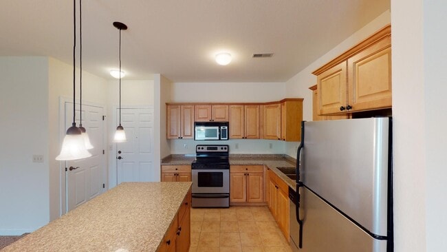 Photo - Delafield Lakes Apartments