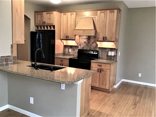 Photo - 5298 Fredericks Stand