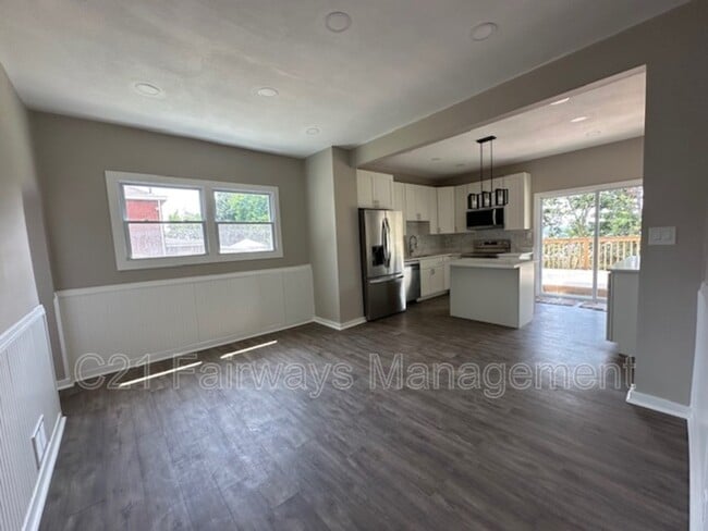 Photo - 3741 Wapello St