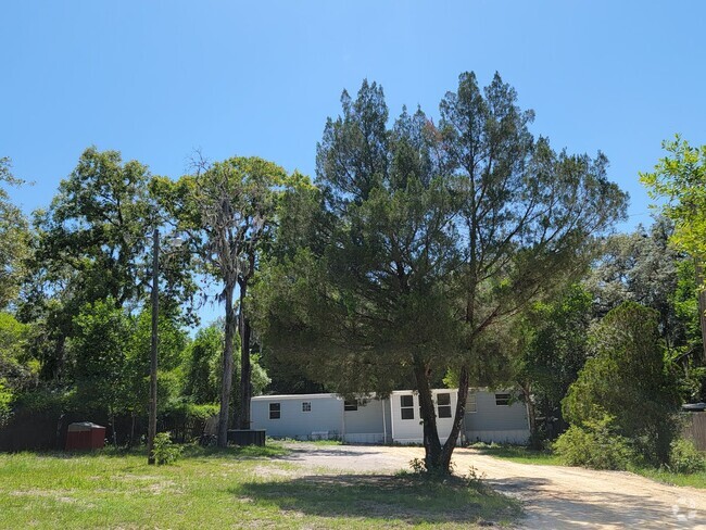 Building Photo - Adorable & Spacious 2/1 in Weeki Wachee!!! Rental