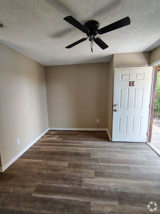 Building Photo - 3 Meredith Ct Unit H Rental