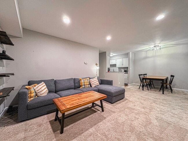 Photo - Beautiful Fully Furnished 2 Bed 1 Bath Con...