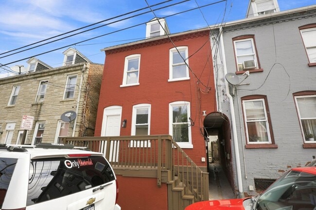 Photo - 405 Beaver St