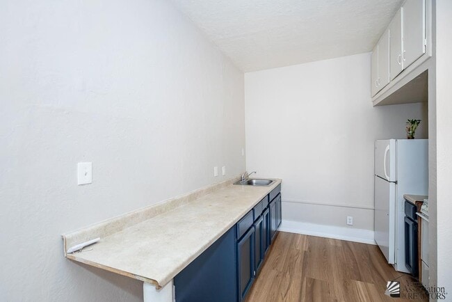 Photo - 244 S 3rd Ave Unidad B