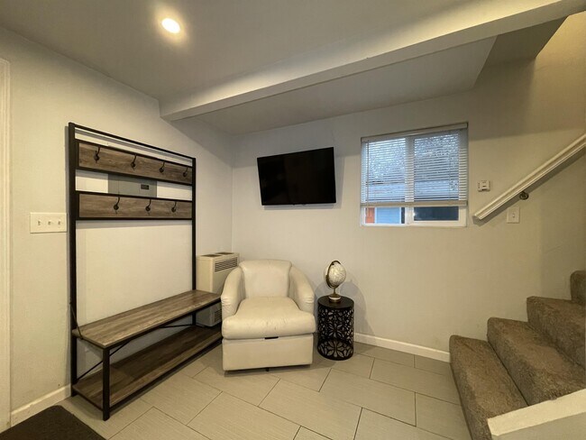 Photo - 631 Oak Lawn Ave