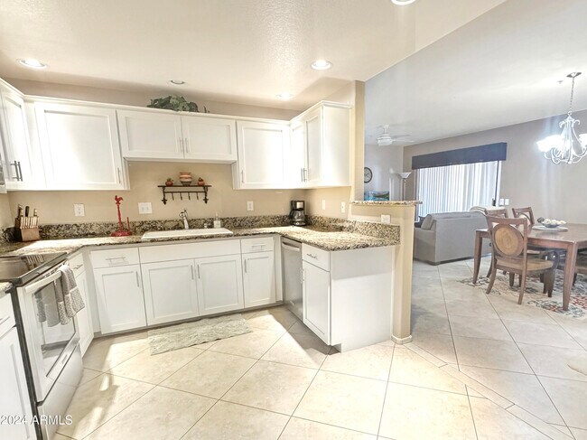 Photo - 9455 E Raintree Dr Unidad 1034