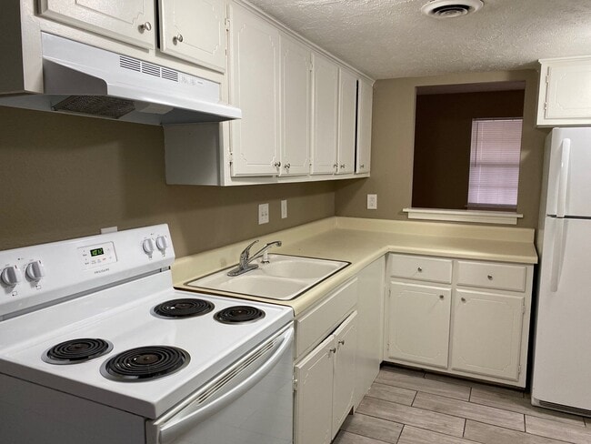 Photo - 29 Woodmont Dr Unit D