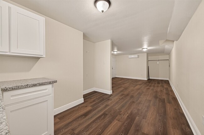 Photo - 4901 Stimson St Unit 2
