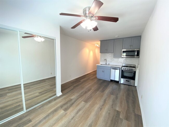 Photo - 1420 Seward St.