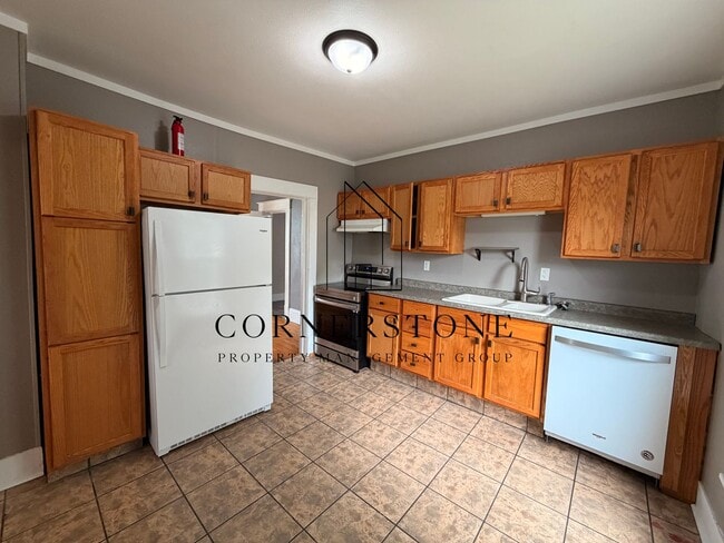 Photo - 4 Bedroom 2 Bathroom Home with Great Back Deck! $1300