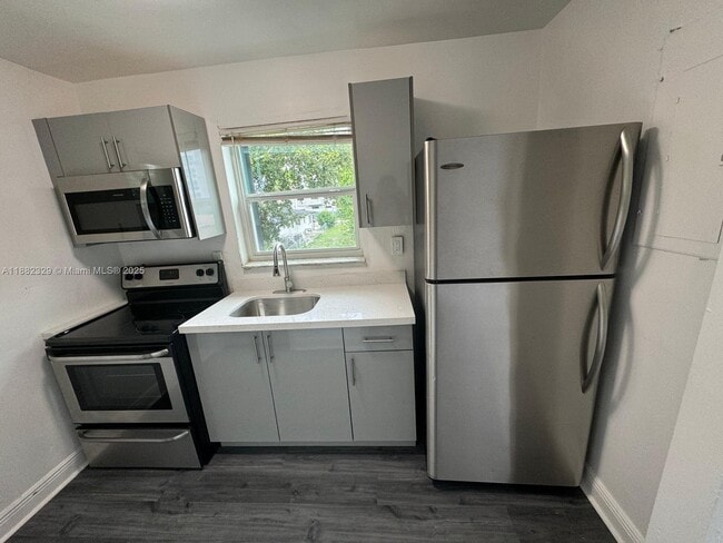 Building Photo - 866 NW 70th St Unit D Rental