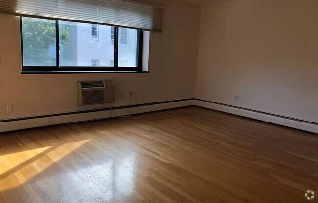 Building Photo - 197 Kent St Unit 33 Rental