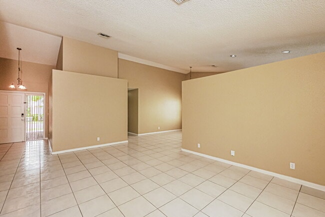 Photo - 5339 NW 99th Ln