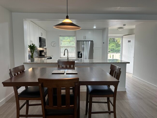 Photo - 141 SE 3rd Ave Unidad 203