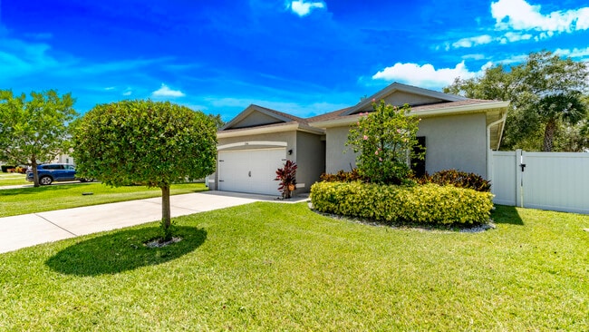 5344 Oakland Lake Cir