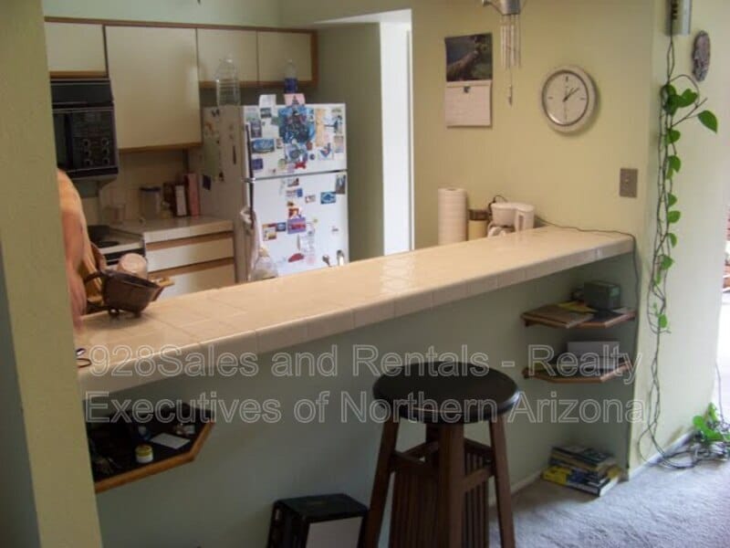 Photo - 111 E Oak Ave