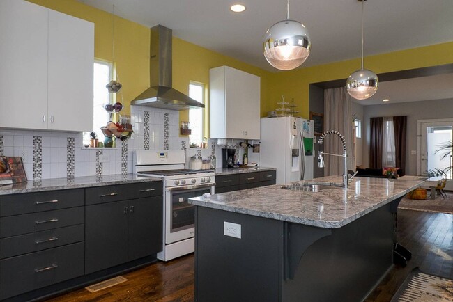 Kitchen - 1606 7th Ave N Rental