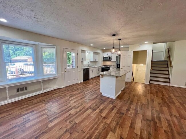 Photo - 4005 Shallowford Rd