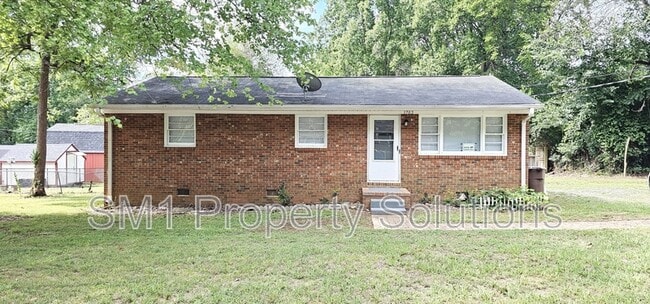 Building Photo - 1702 Spry St