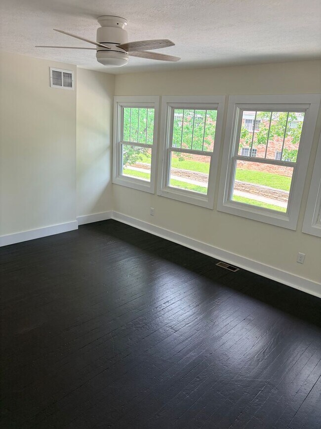 0446-448 E 2nd Street