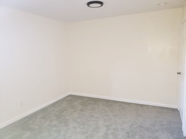 Photo - 1297 FRYE'S GROVE Ln