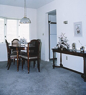 Dining Area - Braemar Townhouses