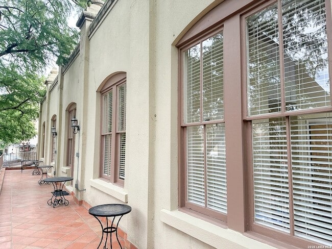 Photo - 245 Losoya St