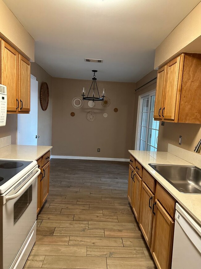 Photo - 2 Bedroom MISD House with Garage