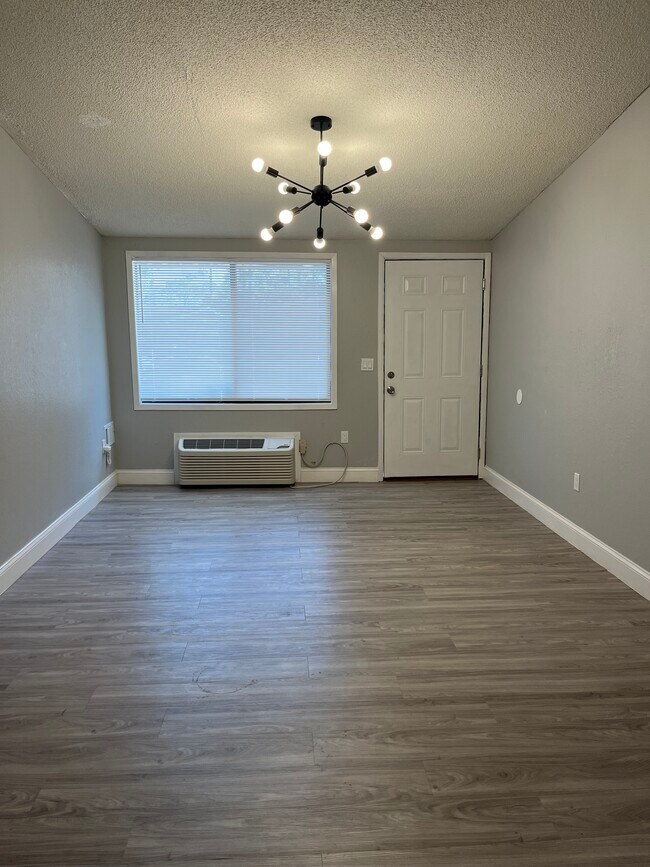 Elmwood Apartments West Palm Beach, FL