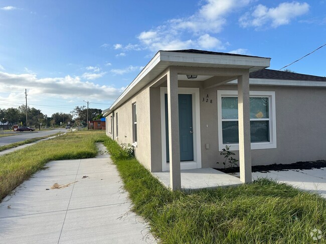 Building Photo - 2 Bedroom 2 Bathroom in Winter Haven Rental