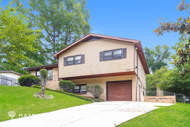 Photo - 532 Argonne Dr NE