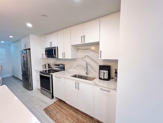 Photo - 2115 NE 37th Dr Unit 121
