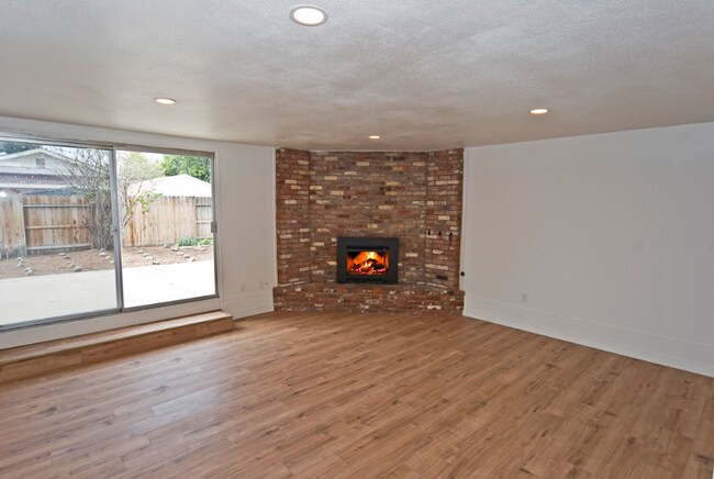 Photo - 609 Adaline St