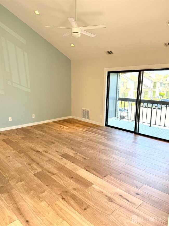 Photo - 1511 Pebble Pl
