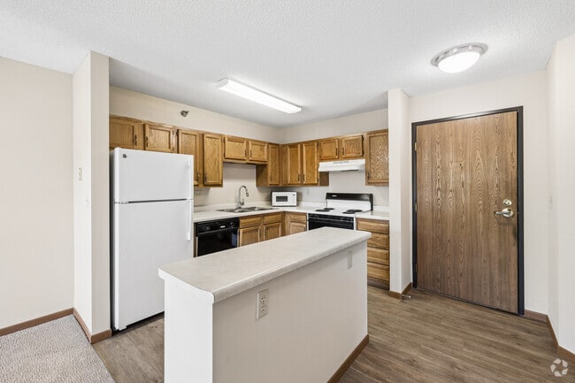 2BR, 1BA - 884SF - Kitchen