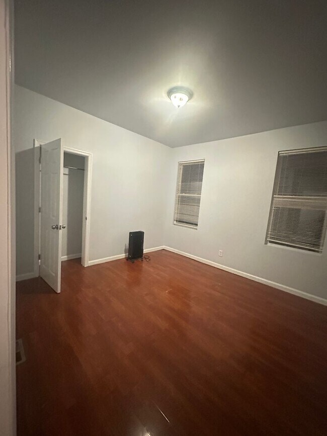 Photo - 5446 Walnut St Unidad 2FL