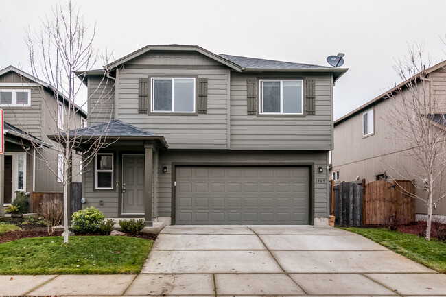 Fantastic West Eugene 3-Bedroom 2.5-Bath H... - Fantastic West Eugene 3-Bedroom 2.5-Bath H... House