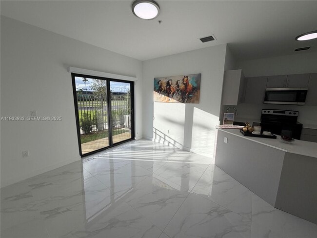 Photo - 2312 E 4th Ave Unit 103