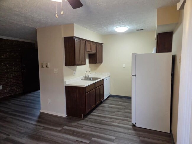 Photo - 20-32 Church St - 32-9