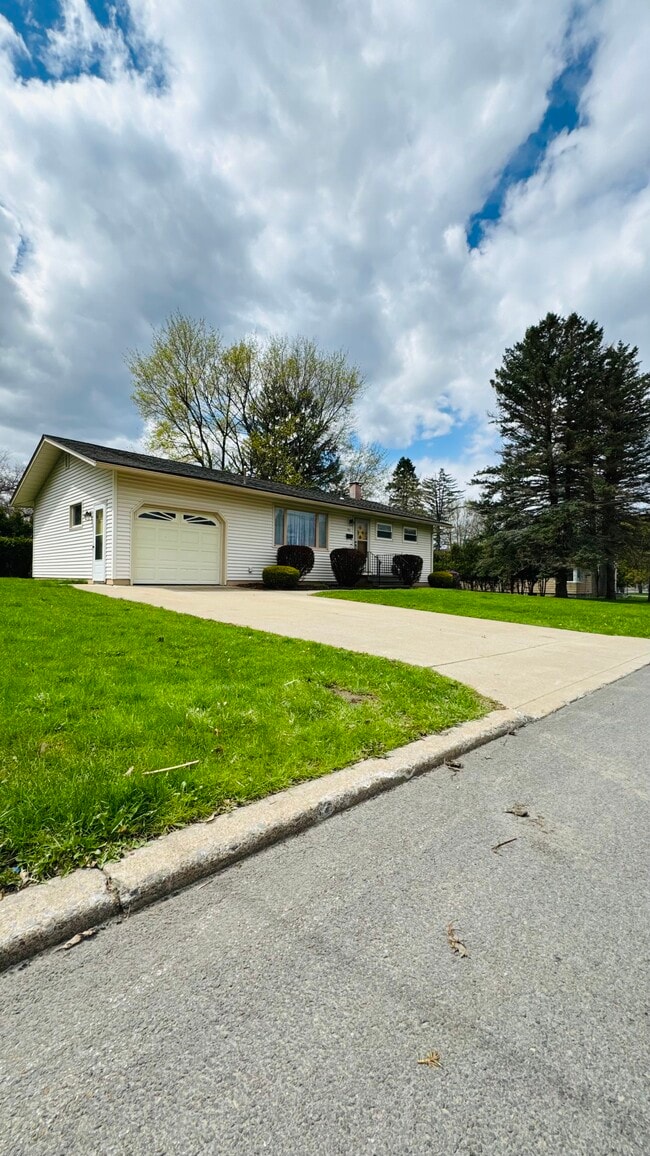 Photo - 913 Arnold Ave