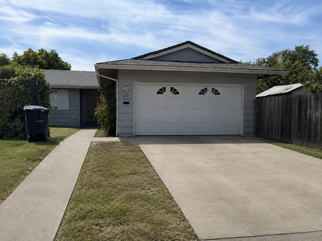 Building Photo - 6741 Cherrywood Cir