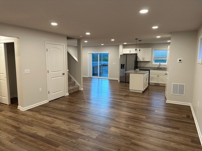 Photo - 141 Caymus Dr