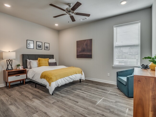 Raina - 1 Bed / 1 Bath - 646-705 Sq.Ft.