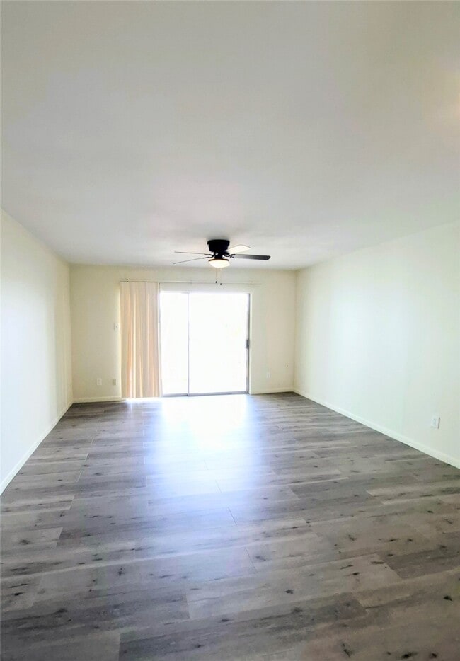 Photo - 500 Tiki Dr Unit 107