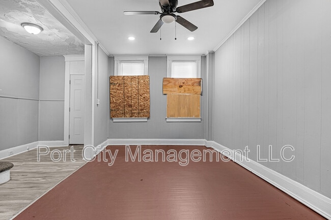 Photo - 2813 Presbury St