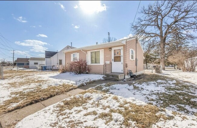 Photo - 2223 Falls Ave
