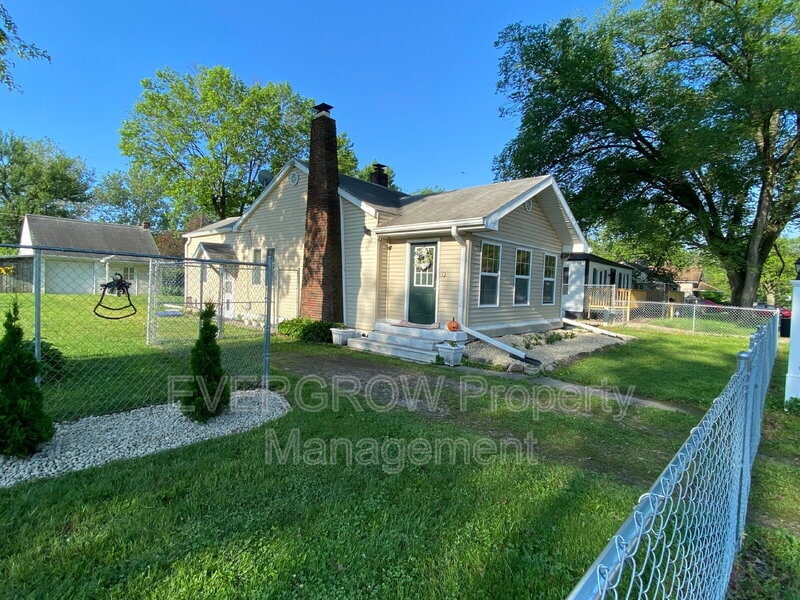 Photo - 321 Albany St