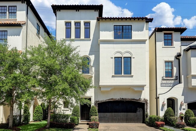1116 Mosaico Ln