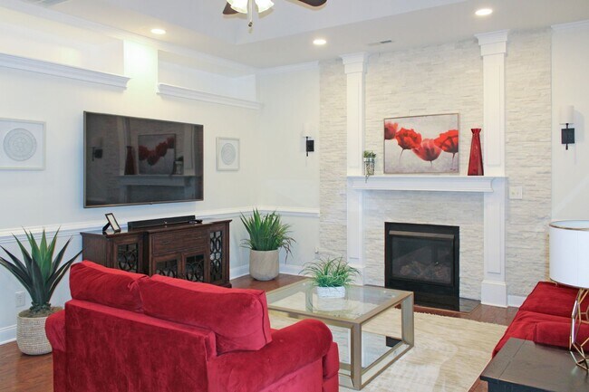Photo - 7 Rockbrook Dr